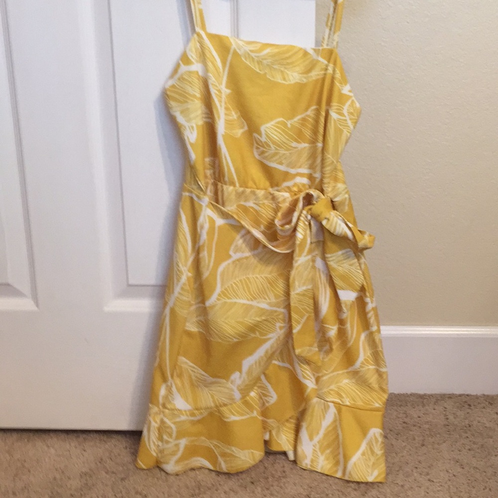 Wrap style yellow dress size small